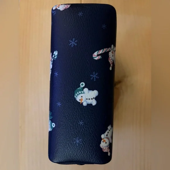 New w/o tags Coach Travel cosmetic Navy Snowman Design - Picture 6 of 7